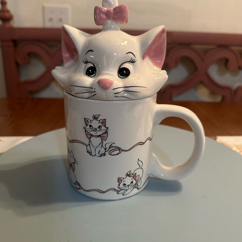 Disney Marie White and Pink Cat Mug with Bow Coffee & Tea Accessoryp